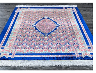 Иранский ковер из шёлка и модала «MASTERPIECE QUM» 062-21-ROSES-NAVY 100 x 148 см Мир ковров
