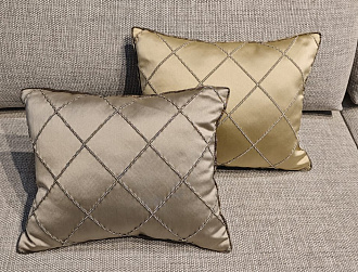 Подушка декоративная атласная